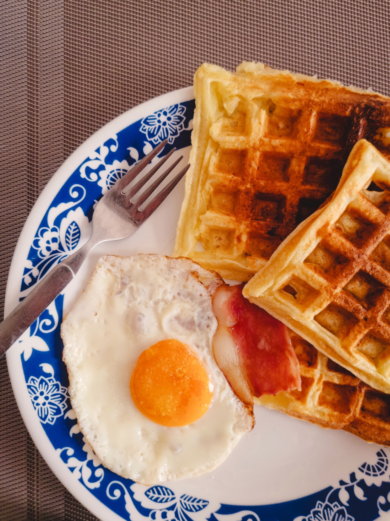 Belgian waffle with egg and bacon